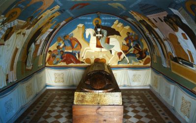 Часовня в честь прп. Афанасия Младшего, сооруженная на местом его погребения под лестницей Зачатьевского собора.
