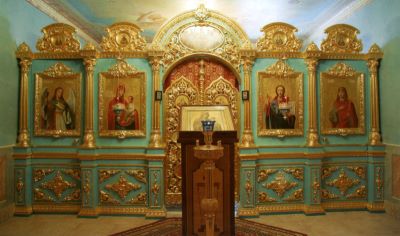 Иконостас домовой церкви в честь иконы Божией Матери «Скоропослушница» Высоцкого монастыря.