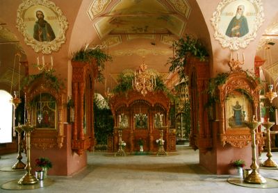 Внутренний вид Покровского храма Высоцкого монастыря.