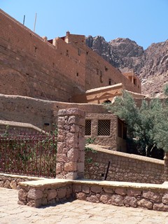 Египет, Синай, монастырь Святой Екатерины. На территории монастыря Св. Екатерины.