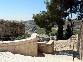 Израиль, Иерусалим. Спуск от смотровой площадки Масличной горы к монастырю Св. Марии Магдалины.