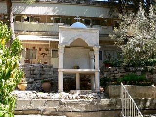 Израиль, Иерусалим. Маленькая открытая часовня была построена в 1987 году.