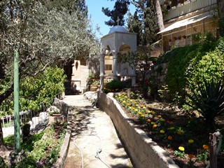 Израиль, Иерусалим. Часовня возле лестницы библейских времен.