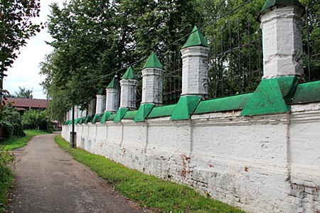 Кострома, Ограда храма апостола Иоанна Богослова.