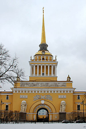 Санкт-Петербург, Вид на Адмиралтейство из Александровского сада.