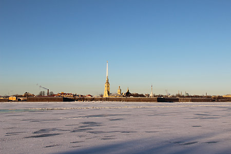 Петропавловская крепость, вид через Неву
