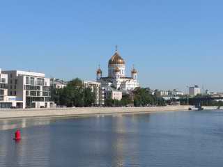 Храм Христа Спасителя. Вид с Крымской набережной