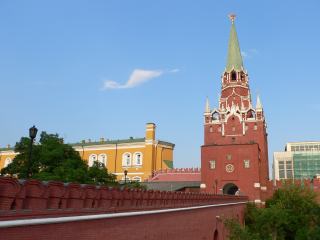 Троицкая башня Московского Кремля и Троицкий мост