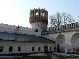 Новодевичий монастырь в Москве, Больничная палата и Чеботарная башня