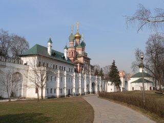 Новодевичий монастырь в Москве, Мариинские палаты, Надвратная Покровская церковь, Амвросиевская церковь