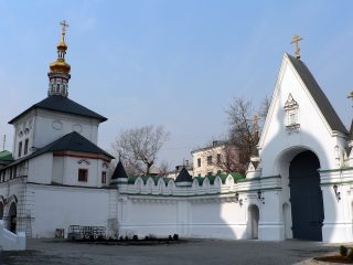 Николо-Перервинский монастырь в Москве, Надвратная церковь Толгской иконы Божией Матери и Северные святые врата