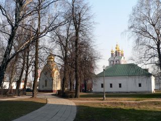 Новодевичий монастырь в Москве, Часовня Прохоровых и Казначейские палаты