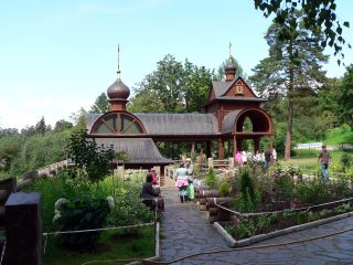Звенигород, Саввино-Сторожевский мужской монастырь, скит преподобного Саввы, святой источник, купальня