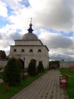 Можайск, Можайский Лужецкий Ферапонтов монастырь. Преображенская надвратная церковь.