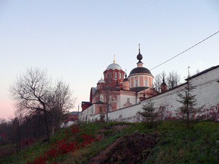 Хотьково, Покровский Хотьков женский монастырь. Вид от угловой башни на южные Водяные ворота
