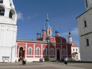 Коломна, Коломенский кремль, Тихвинская церковь, Воскресенская церковь