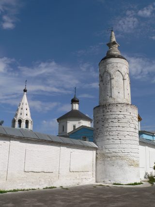Коломна, Бобренев мужской монастырь, башенка, ограда