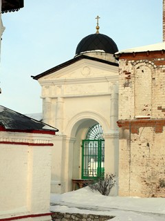 Свято-Троицкий Белопесоцкий женский монастырь. Святые ворота.