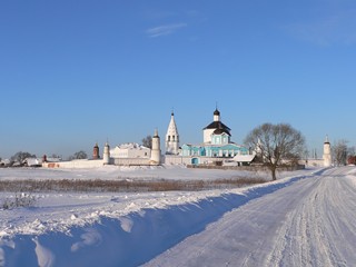 Старое Бобренево. Богородице-Рождественский Бобренев мужской монастырь. Прошлись по дороге, ведущей от Старого Бобренева в Коломну.