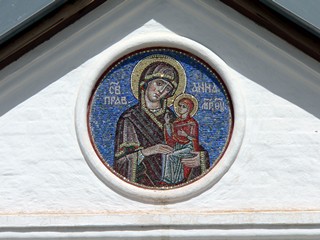 Серпухов, Высоцкий мужской монастырь. Мозаичная икона над крыльцом Зачатьевского собора.