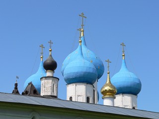 Серпухов, Купола Зачатьевского собора Высоцкого монастыря.