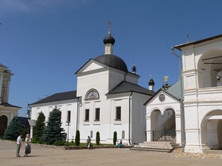 Серпухов, Покровский храм Высоцкого монастыря.