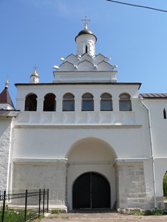 Серпухов, Владычный женский монастырь. Церковь Феодота Анкирского - вид с территории монастыря.