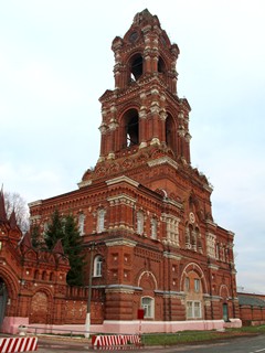 Казанский Колычевский женский монастырь. Колокольня высотой 28 м