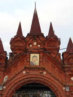 Казанский Колычевский женский монастырь. Казанская икона Божией Матери над Святыми воротами