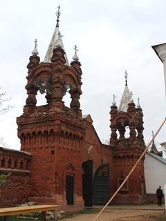 Свято-Троицкий Мариинский женский монастырь. Башни Святых ворот.