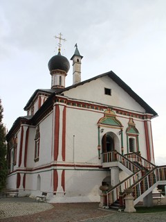 Коломна, Троицкая церковь Ново-Голутвина монастыря.