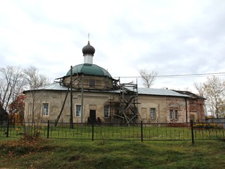 Недалеко от Николо-Радовицкого монастыря в Радовицах находится церковь Рождества Пресвятой Богородицы.