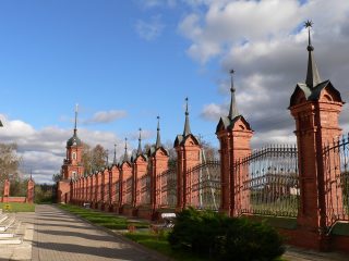 Волоколамск, ограда Кремля с башенками