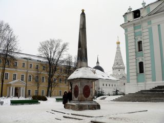 Свято-Троицкая Сергиева Лавра, Памятный обелиск