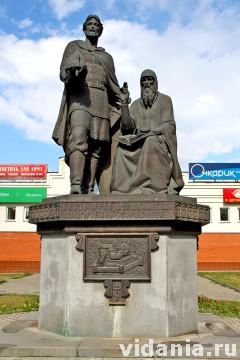 Звенигород, памятник князю Юрию Звенигородскому и преподобному Савве Сторожевскому