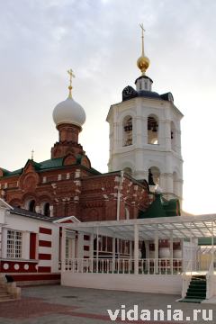Николо-Пешношский монастырь. Сергиевская церковь и колокольня.