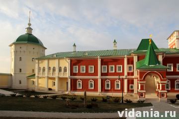 Николо-Пешношский монастырь. Угловая башня, Настоятельский корпус.