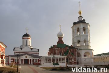 Николо-Пешношский монастырь. Никольский собор, Сергиевская церковь и колокольня.