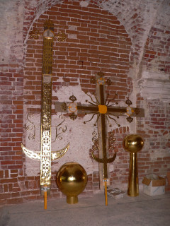 Переславль-Залесский, Феодоровский женский монастырь. Кресты на купола Феодоровского собора