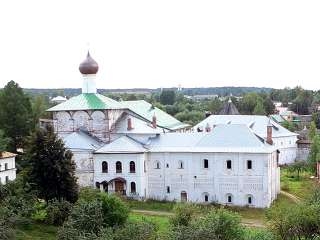 Поселок Борисоглебский, Борисоглебский мужской монастырь, Благовещенская церковь, трапезная, башенки, дымоходы
