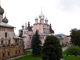Ростов Великий, Ростовский кремль, стены, переходы, Воскресенская церковь