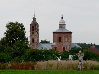 Суздаль. Музей деревянного зодчества. Борисоглебская церковь (1749 г.), ранее называвшаяся Источниковской.