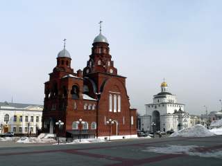 Владимир, Золотые ворота, Троицкая церковь, или Красная церковь