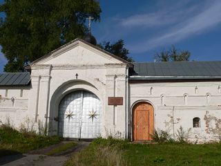 Улейма, Николо-Улейминский монастырь. Святые ворота.