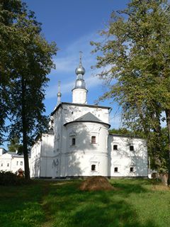 Улейма, Николо-Улейминский монастырь. Введенская церковь с трапезной.
