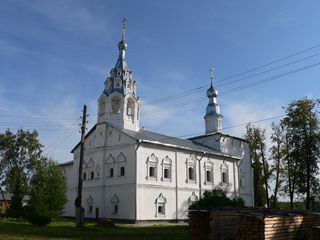 Улейма, Николо-Улейминский монастырь. Введенская церковь, вид от колокольни.