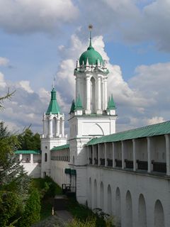Ростов Великий, Спасо-Яковлевский Димитриев монастырь. В советское время монастырь был закрыт, возвращен Русской Православной Церкви в 1991 году.