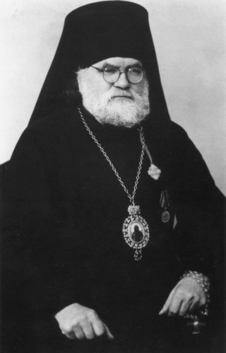 Епископ Таллинский и Эстонский Исидор.