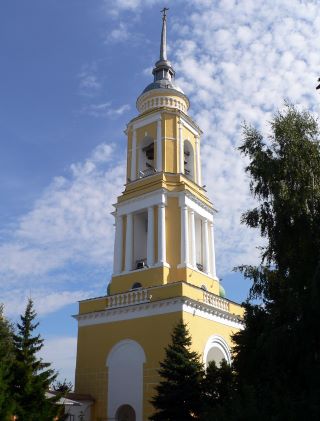 Колокольня Ново-Голутвина монастыря.