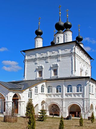 Собрать пазл: Троицкий собор Белопесоцкого монастыря